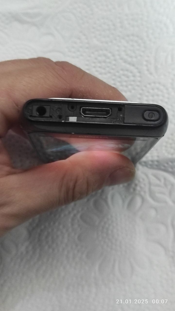 Nokia N8 , Регестрация IMEI есть.