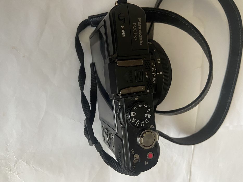 Panasonic Lumix DMC-LX7, impecabila, stare ca noua, folosita f. puțin