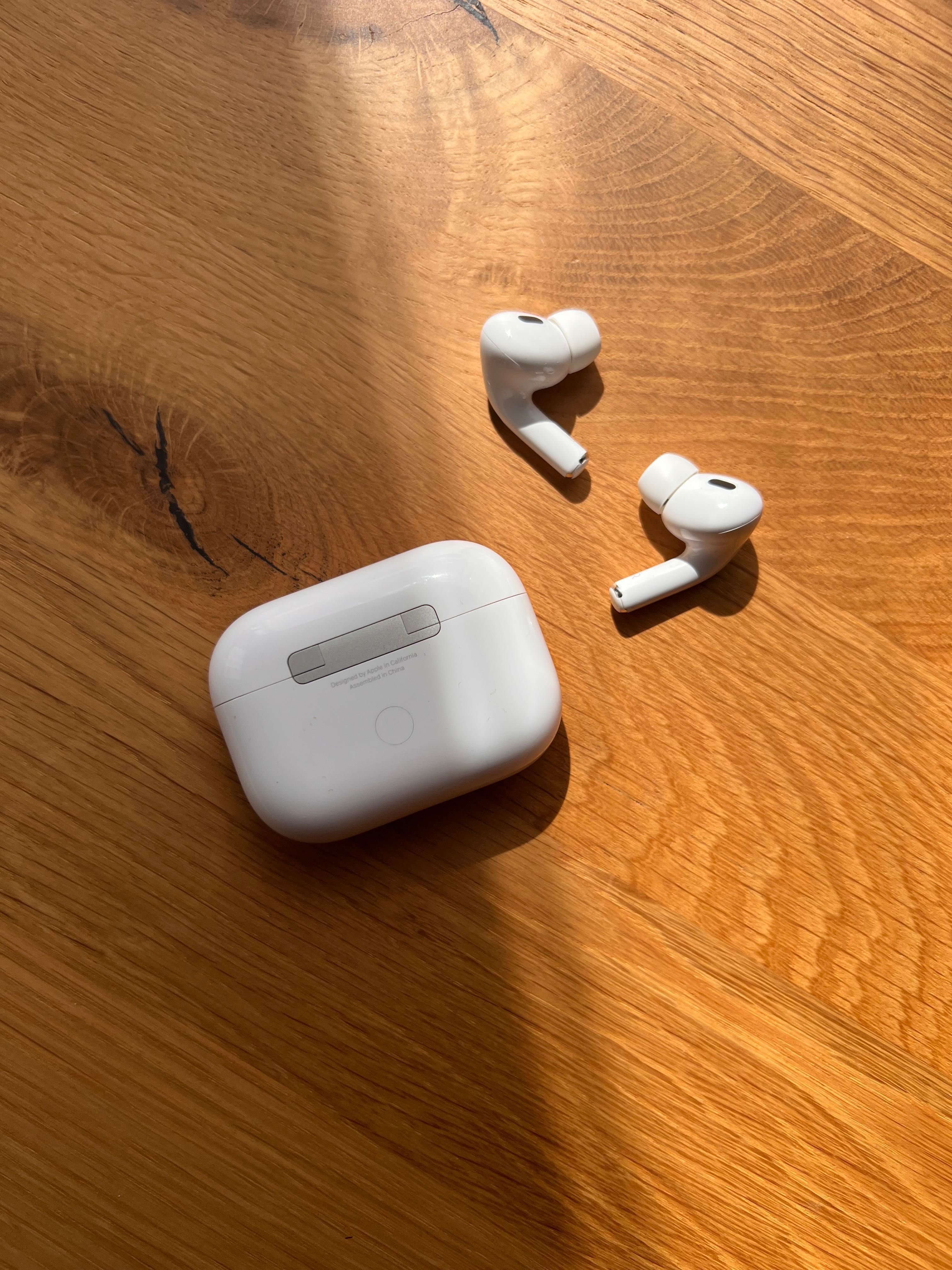 AirPods Pro (2nd Generation) with MagSafe Charging Case (USB-C)