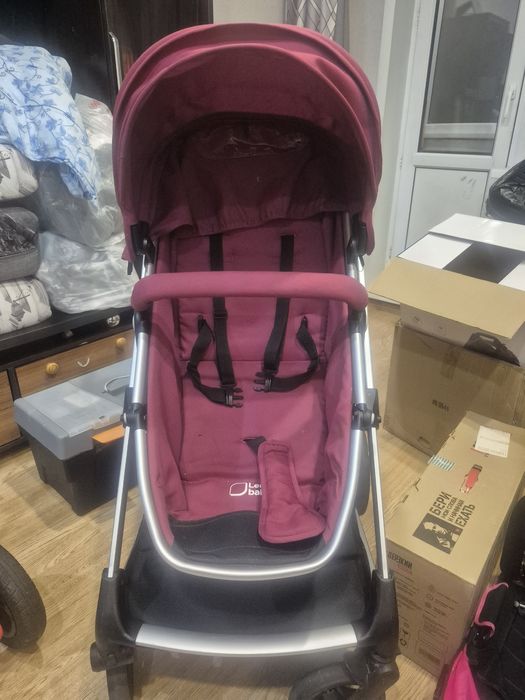 Коляска и манеж в отличном состоянии