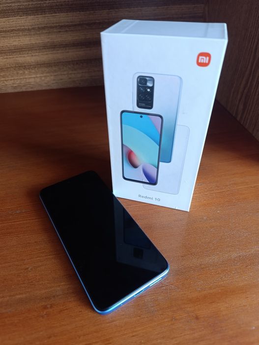 Xiaomi Redmi 10 синего цвета