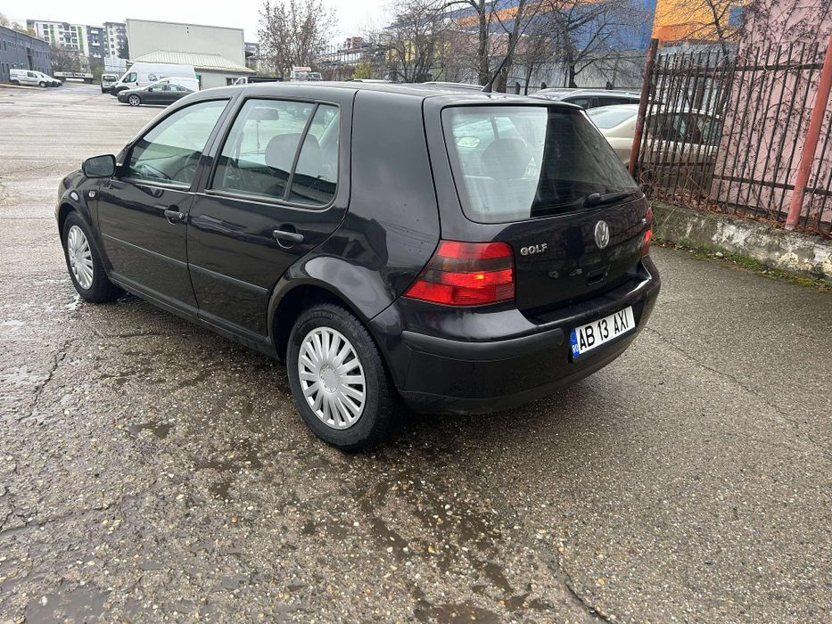 Volkswagen Golf 1.6 benzina 2003