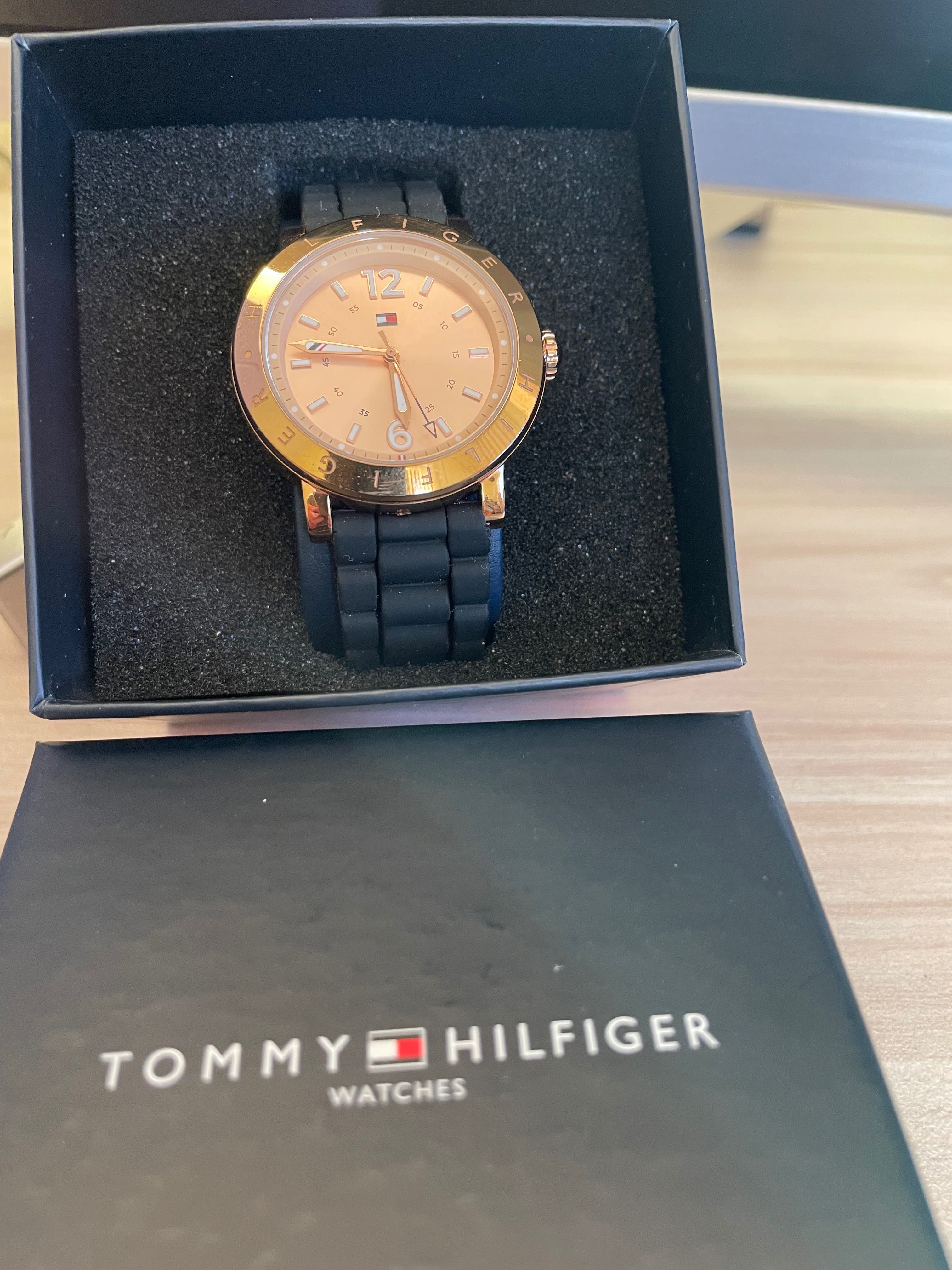 Часовник TomY HilfigeR