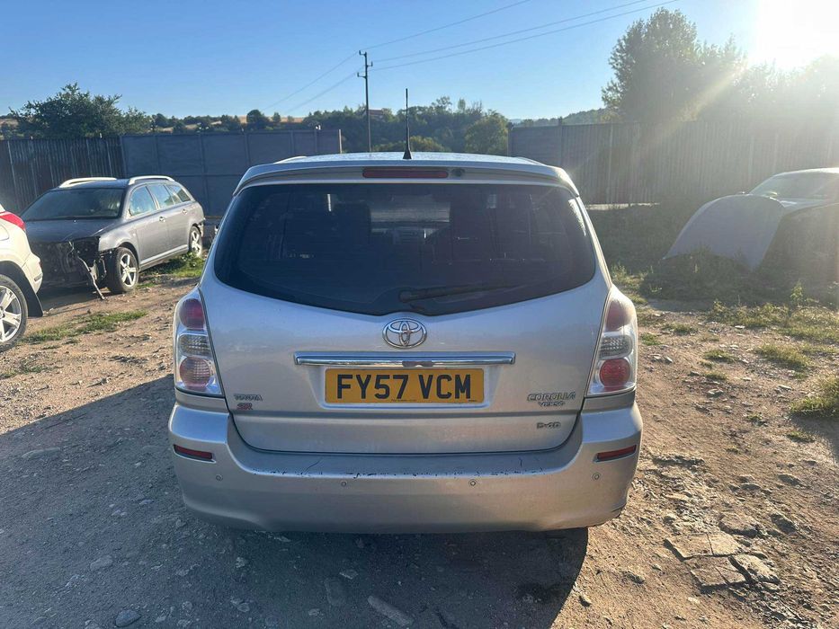 Toyota Corolla Verso Корола Версо 2.2 136 d-4d Facelift На Части