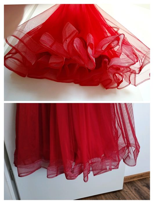 Rochie rosie cu voal si pene