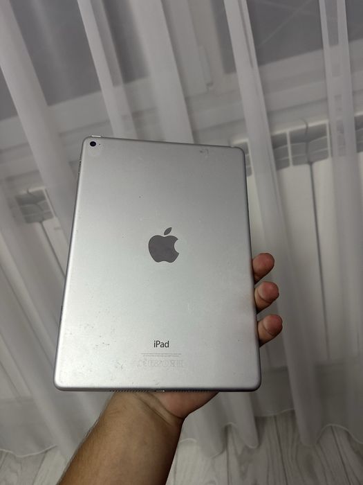 Vand tableta ipad air 2 pentru piese