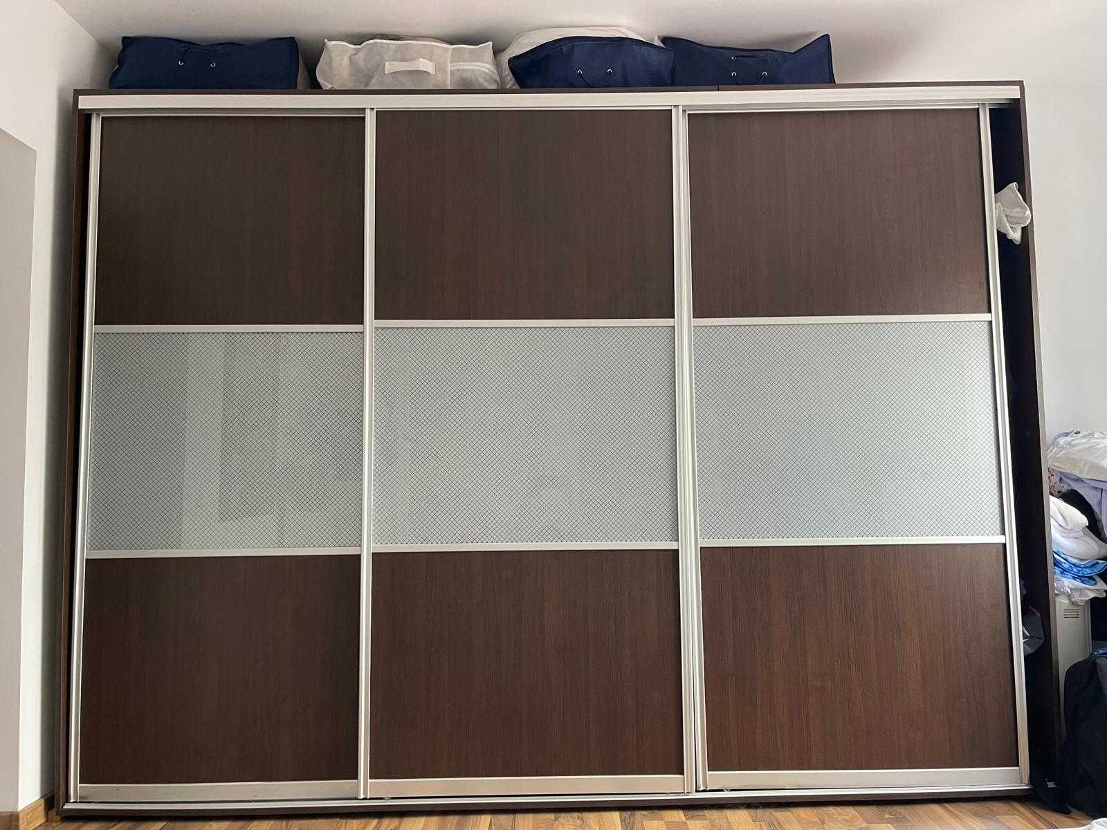 Șifonier  cu  3   uși culisante