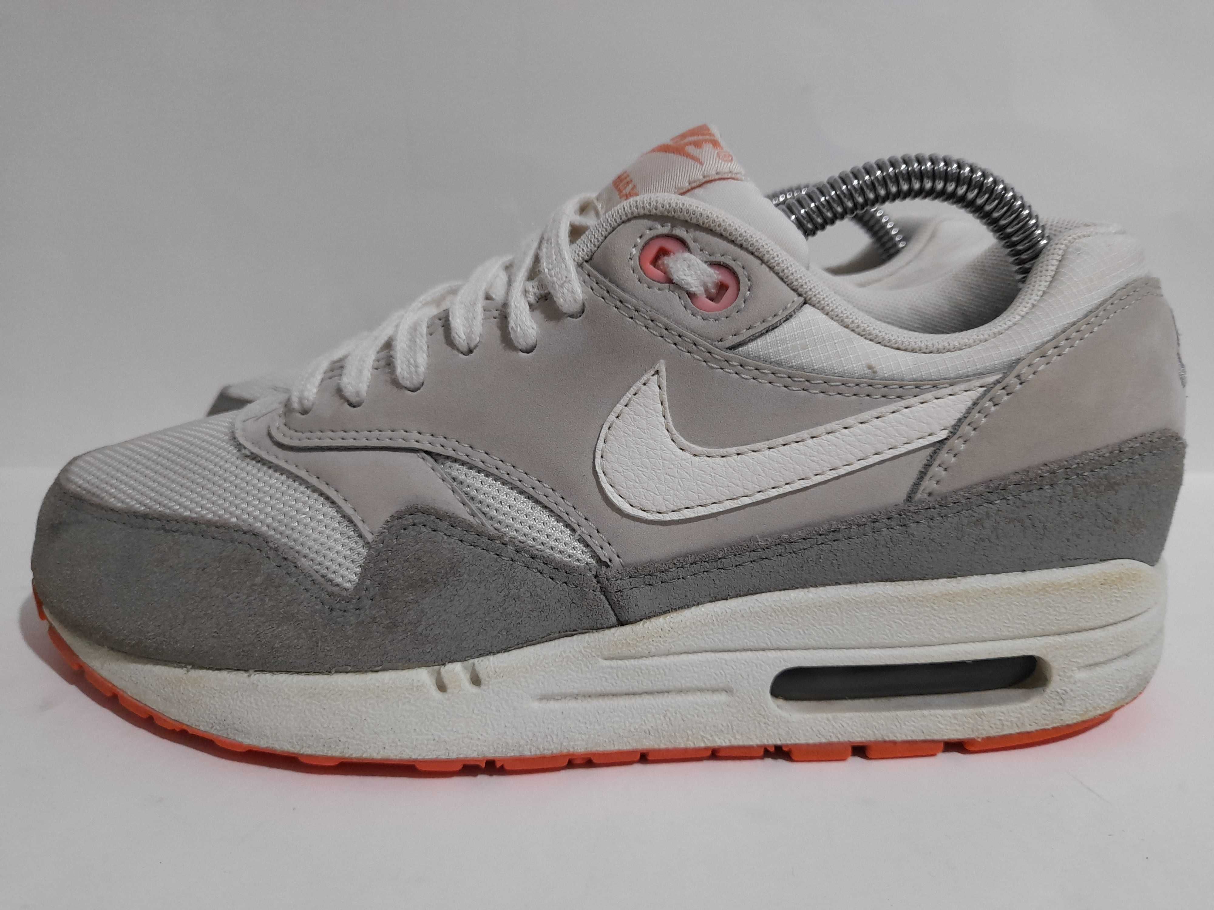 NIKE AIR MAX 1 Essentials Sail Mortar - marimea 38.5