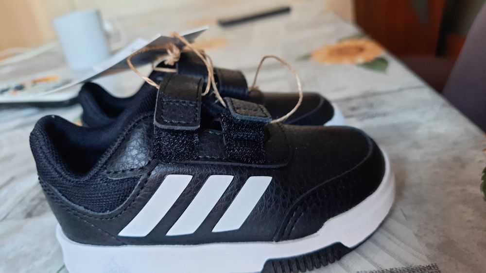 Нови детски обувки размер 21  - Adidas