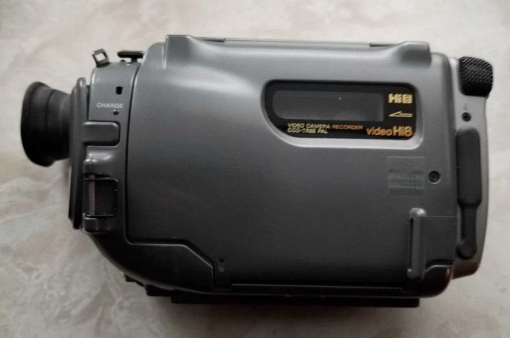 PLAYER VIDEO Camera pentru casete cu filme 8mm sau hi8