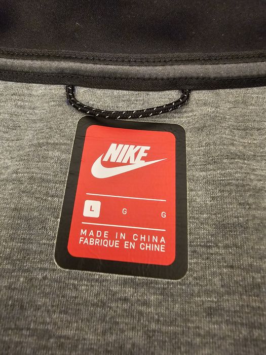 Nike Sportswear Tech Shield Размер L