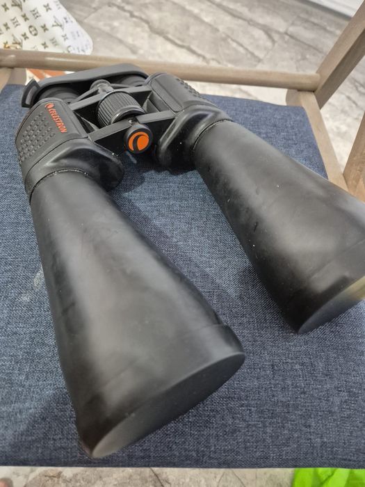 Binoclu Celestron SkyMaster 15x70