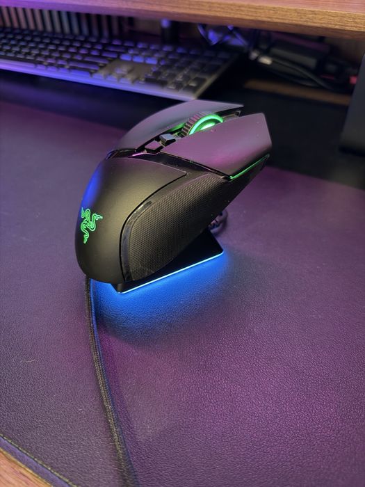 Mouse Razer Basilisk Ultimate RGB cu Dock de incarcare wireless