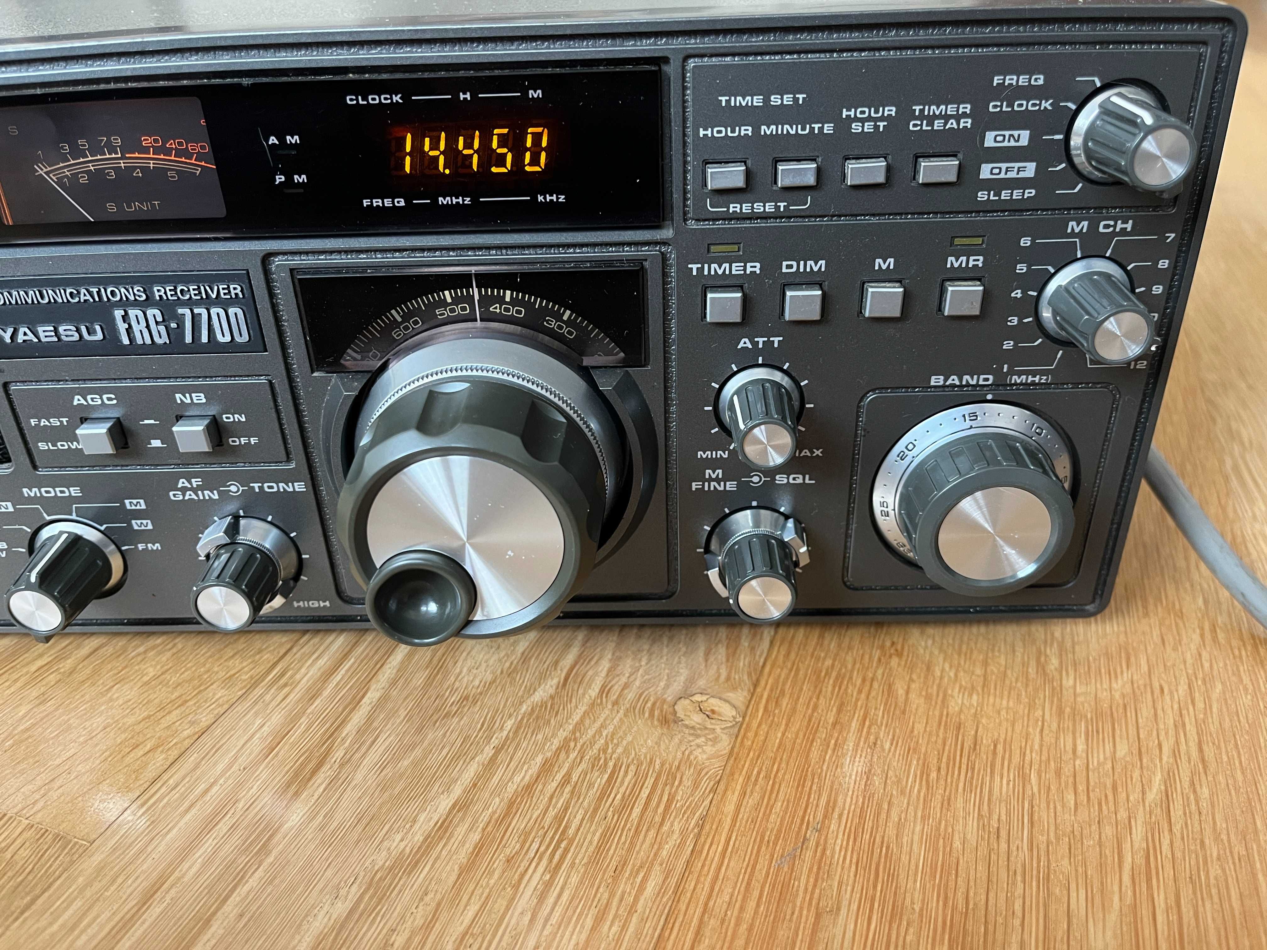 Yaesu FRG-7700 приемник + FRT 7700 тунер