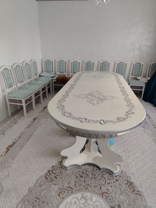 Стол и стулья комплект