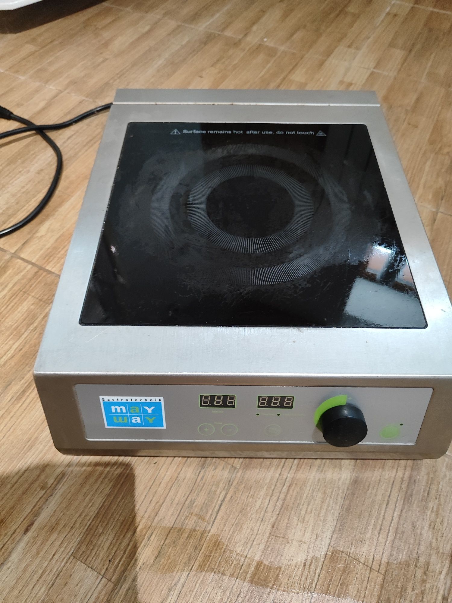индукционен котлон професионален 3500w