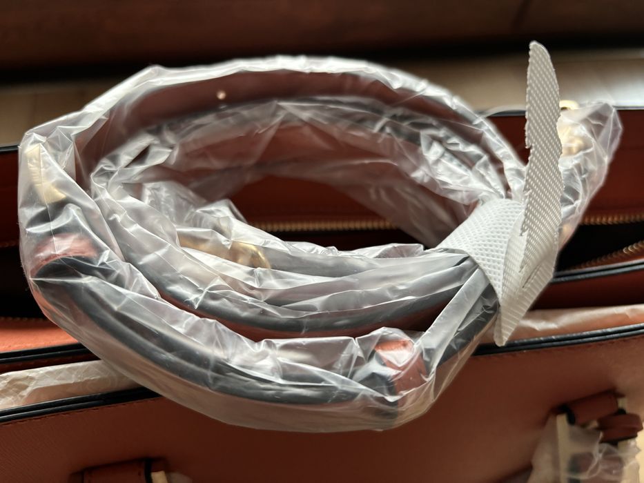 Vand geanta Liu Jo noua cu etcheta