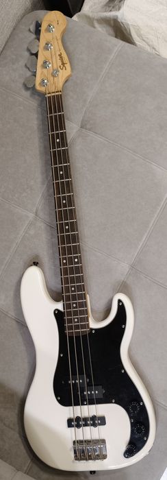 Бас гитара Squire
