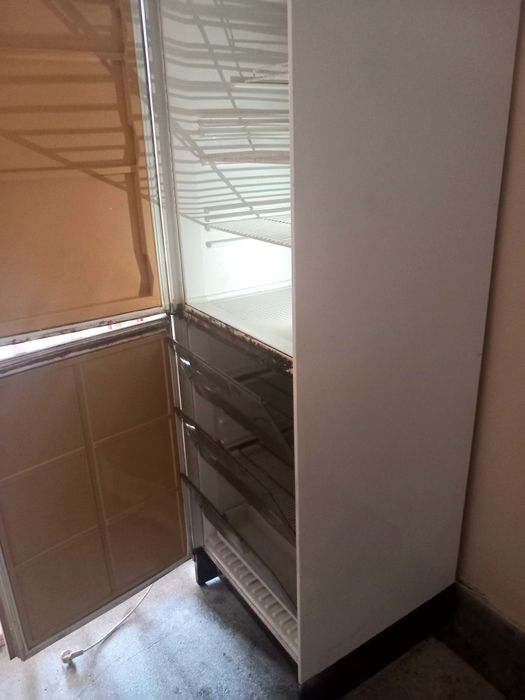 Кf 355 Работещ хладилник и фризер Електролукс