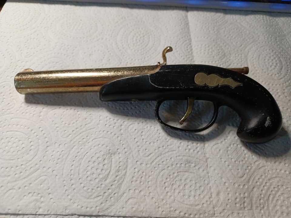 Pistol vintage bricheta