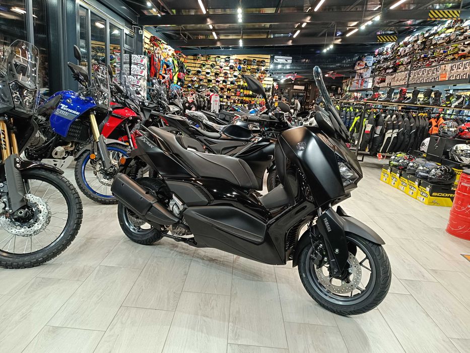 Yamaha XMax 300 TechMax nou -  prin EST BIKE Campina