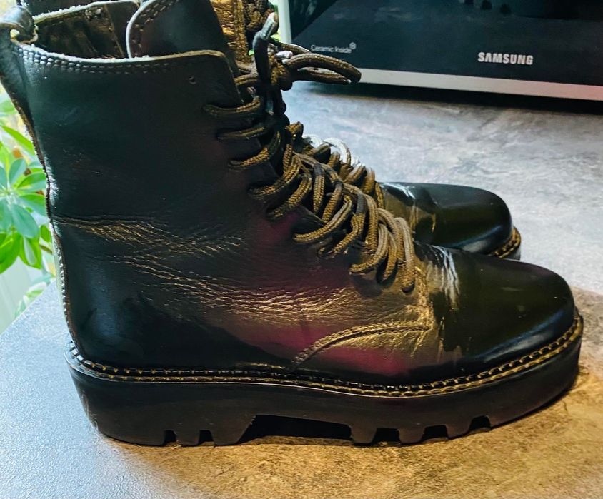 Черни боти Furla