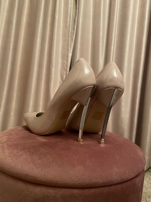 Обувки на ток 36 номер