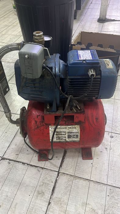 Водяной насос Pedrollo PKm 60 с гидроаккумулятором на 24 литра