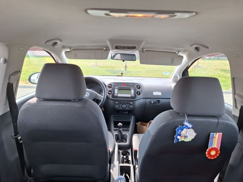 Vînd Golf5 plus 1,6 benzină