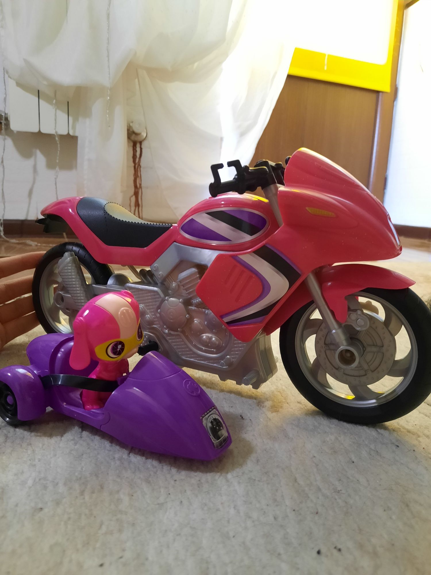 Кукла барби на мотоцикле