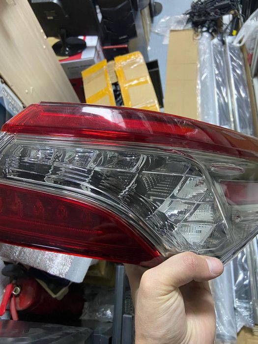 Задняя фара на камри 70 в отличном состоянии практически не использова