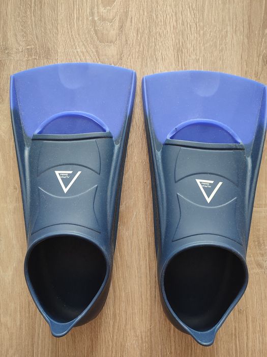 Продам ласты для плавания как для бассейна так и для открытых водоемов