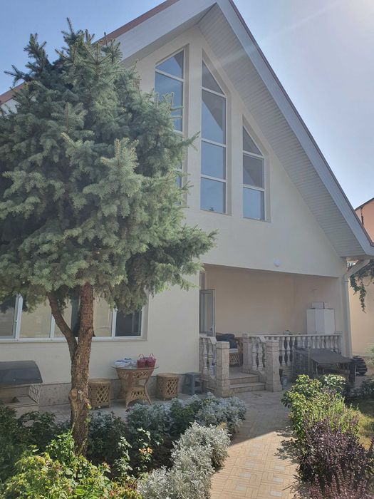 Свой Евродом на берегу реки в элитной махалле 14 соток