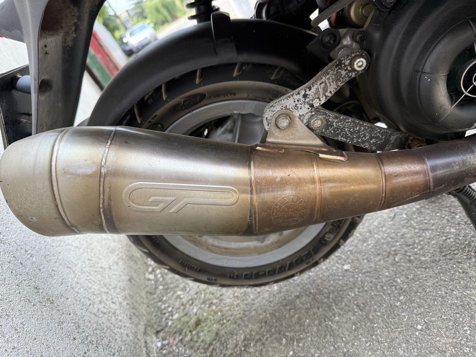 Scuter piaggio Zip 49 cm ( fabricatie 2009 ) 4 t