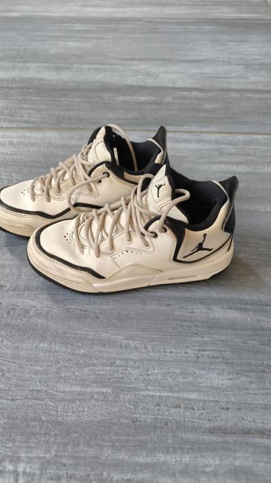 Vand Nike Jordan copii marimea 35.5