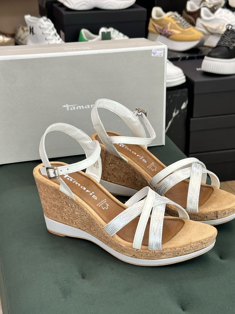 Дамски сандали на марката Tamaris silver