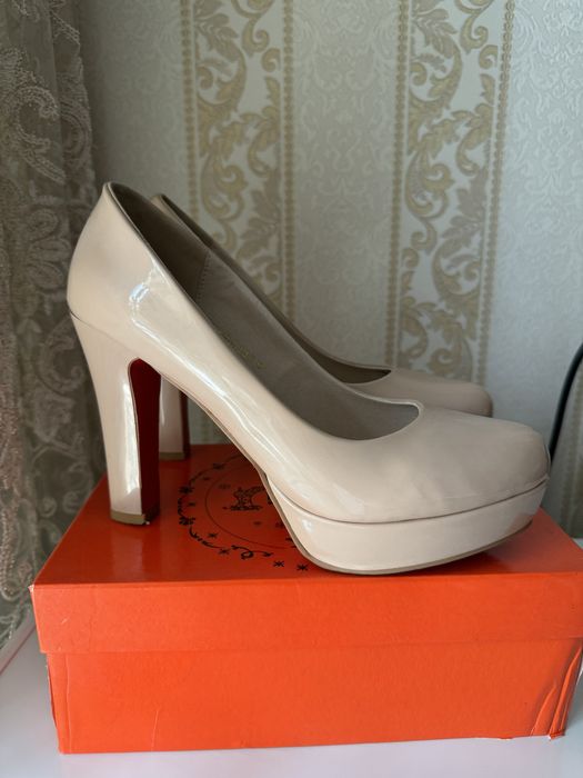 Продам туфли женские