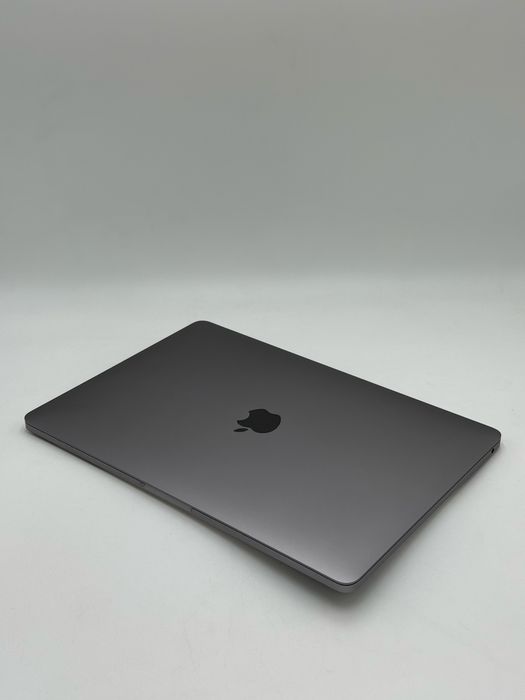 MacBook Pro M1 16озу 256Gb в отличном состояний
