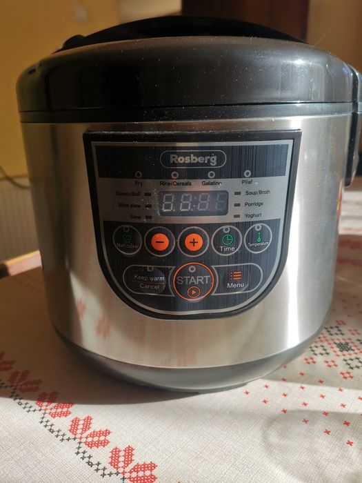 Мултикукър нов, години гаранция. 10програми, литра.