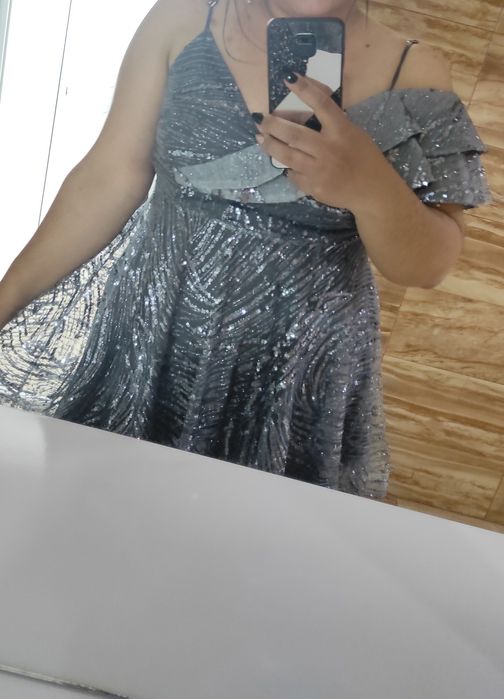 Официална рокля в сребристо сив цвят