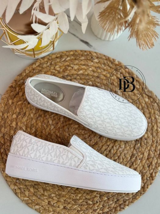 Michael Kors жюЖенская обувь 38.5-39
Кожанный  оёк кийим 
38 размер(бо