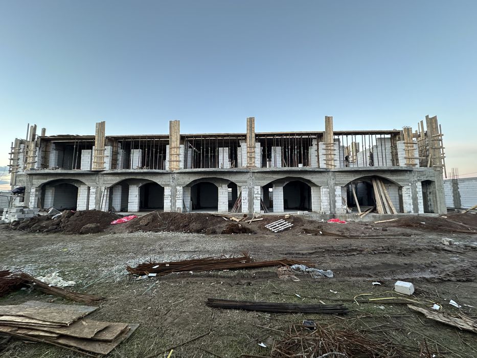 Firma de constructii profesionistă( placarii, case la rosu,interioare