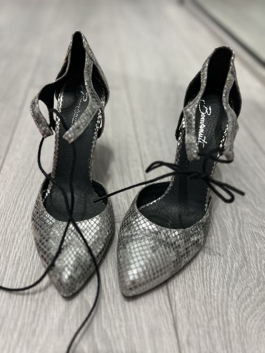 Pantofi eleganti