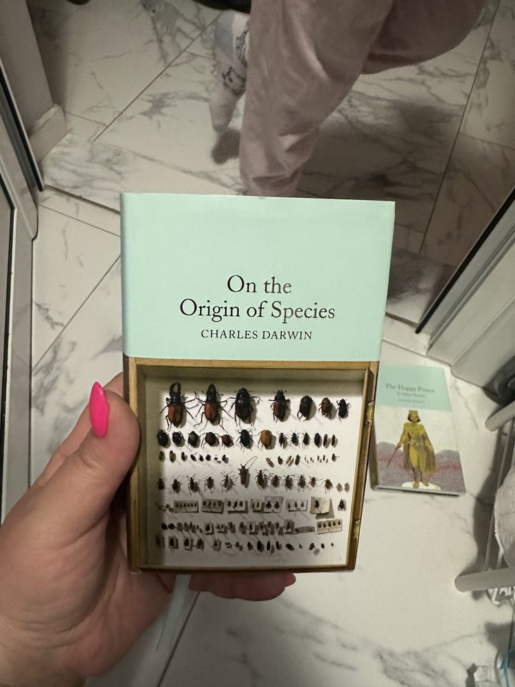 Малки книги на английски език