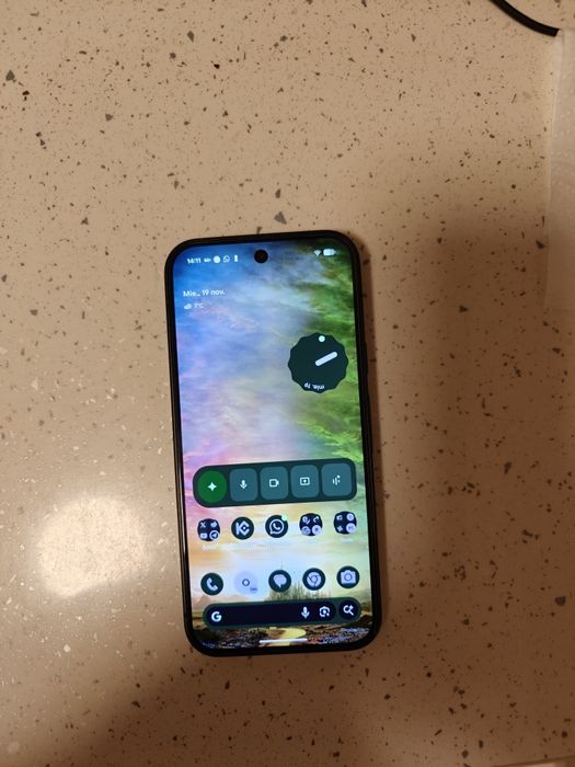 Pixel 9 128 + smartwatch cmf pro.