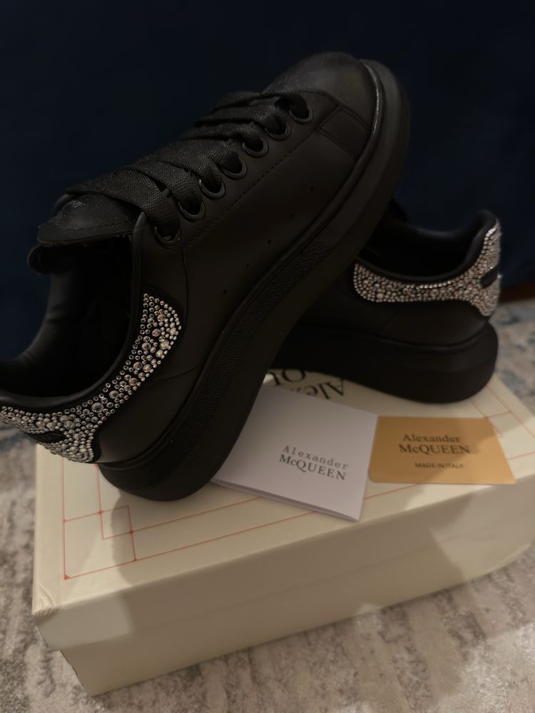 vand adidasi Alexander McQUEEN