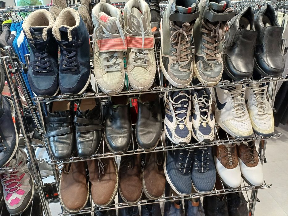 Продавам обувки втора употреба на едро