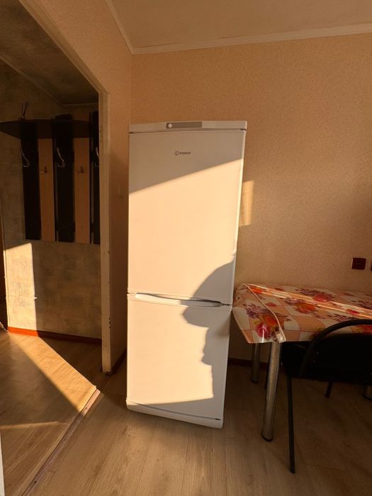 Продам холодильник Indesit ES 16 A белый