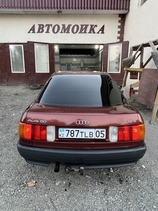 Продам Ауди 80 обьем 1.8 год 1991