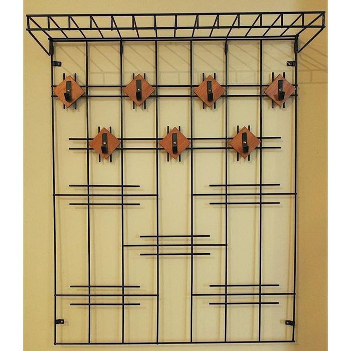 Продаётся вешалка.